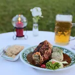 Landgasthof Schuster *