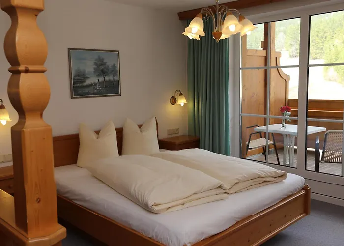 Landgasthof Schuster *