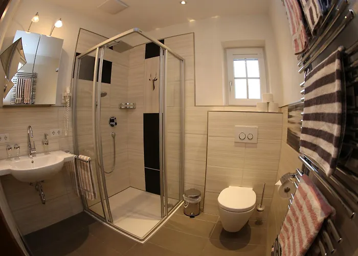 Landgasthof Schuster * Nesselwängle