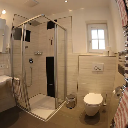 Landgasthof Schuster * Nesselwängle